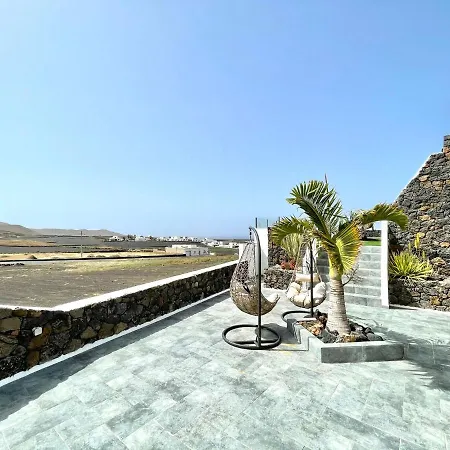 Apartment Suite Deluxe 9 Con Vistas Al Mar, Wifi, Netflix, Desayuno Incluido Tinajo